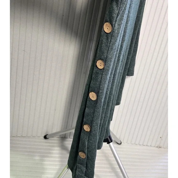 iGenjun Knit Asymmetrical Top Size XL Green Button Accent on Side‎ - Picture 4 of 8